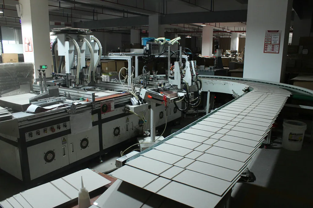 Automatic Magnetic Closure Machine